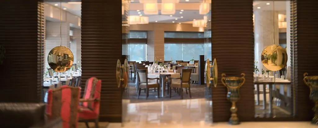 Mövenpick Hotel İzmir 5*,